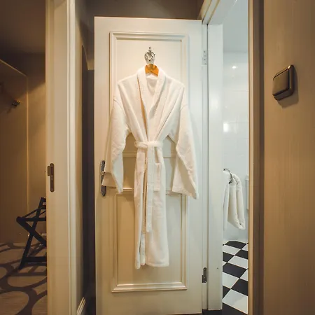 Viesnīca Grand Palace - Small Luxury Of The World 5*