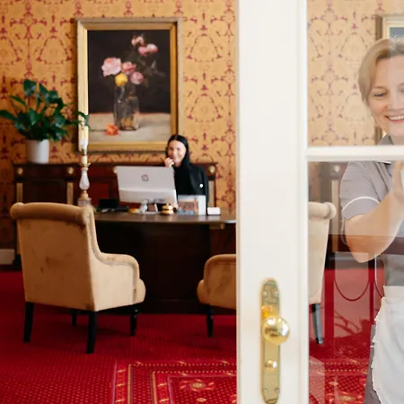Grand Palace - Small Luxury Of The World Hotell