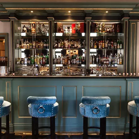 Grand Palace - Small Luxury Of The World Готель