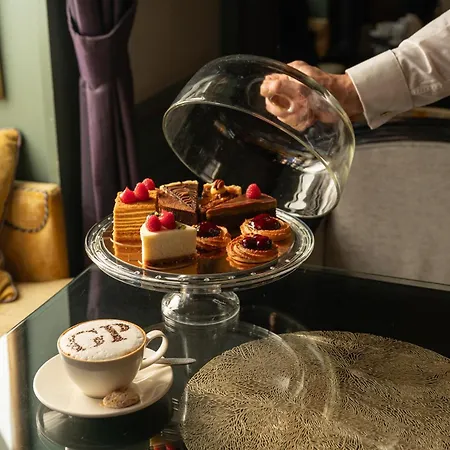 Hotel Grand Palace - Small Luxury Of The World