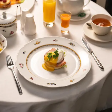 Hotell Grand Palace - Small Luxury Of The World