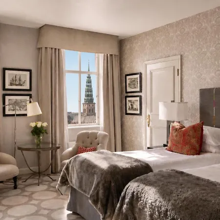 Hotel Grand Palace - Small Luxury Of The World 5*
