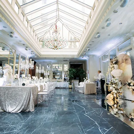 Hotell Grand Palace - Small Luxury Of The World 5*
