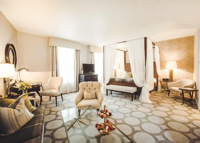 Grand Palace - Small Luxury Of The World 5* Riga