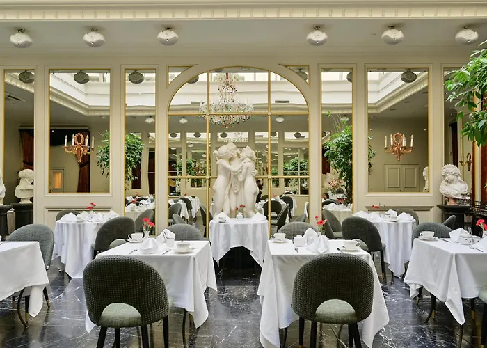 Hotel Grand Palace - Small Luxury Of The World 5*