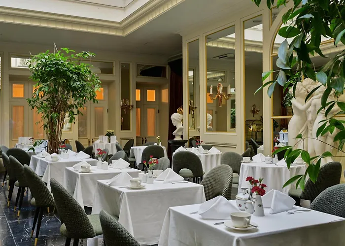 Hotel Grand Palace - Small Luxury Of The World 5*