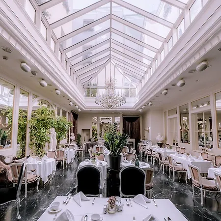 Hotel Grand Palace - Small Luxury Of The World 5*