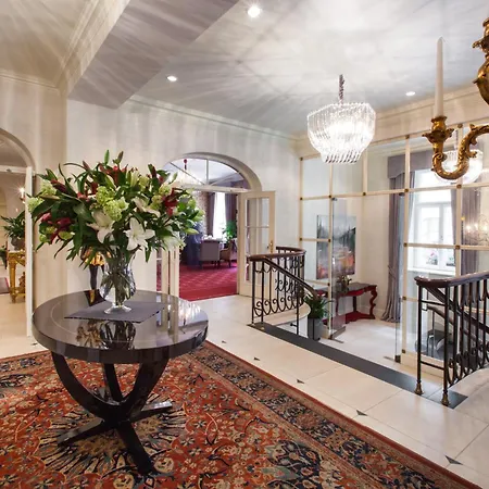 Hotel Grand Palace - Small Luxury Of The World