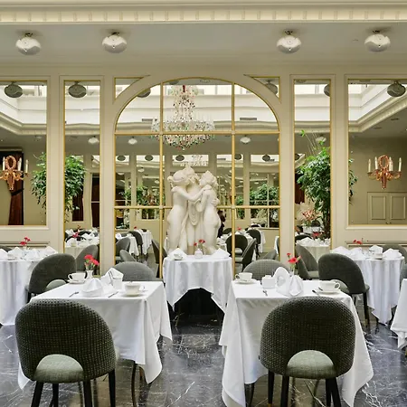 Hotel Grand Palace - Small Luxury Of The World 5*