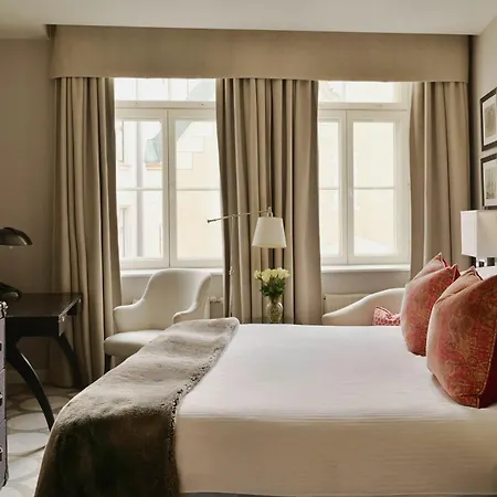 Hotel Grand Palace - Small Luxury Of The World 5*