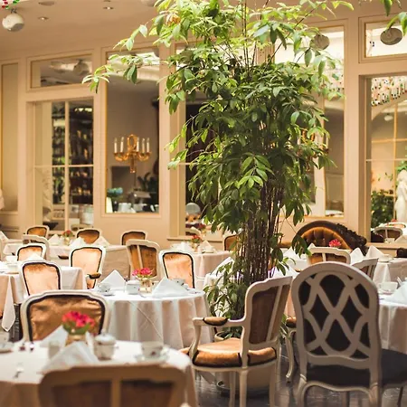 Hotel Grand Palace - Small Luxury Of The World