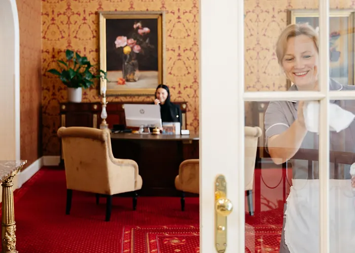 Grand Palace - Small Luxury Of The World Готель