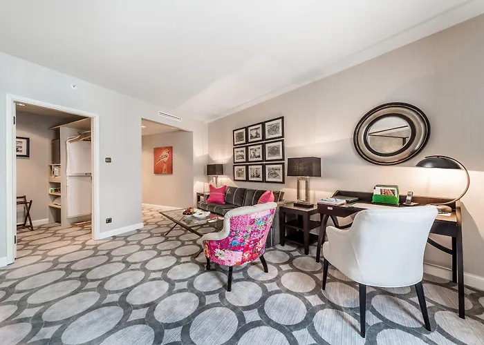 Grand Palace - Small Luxury Of The World Готель 5*