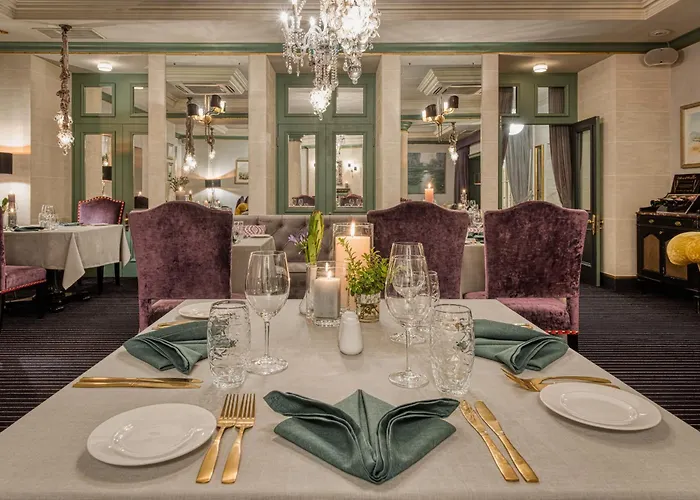 Grand Palace - Small Luxury Of The World Готель 5*