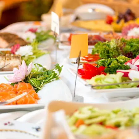 Hotel Grand Palace - Small Luxury Of The World 5*